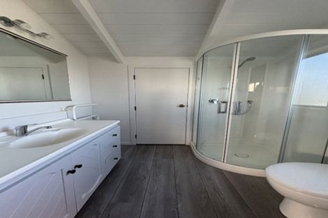 Photo of property in 27a Bay Street, Red Beach, 0932