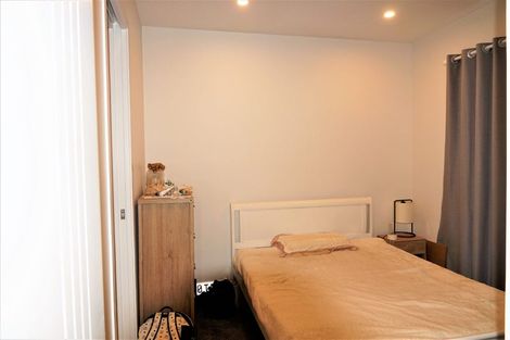 Photo of property in 17c Lavery Place, Sunnynook, Auckland, 0632