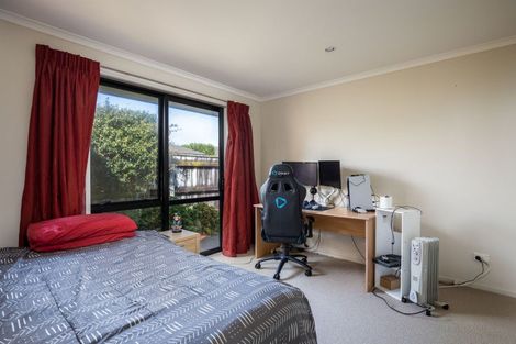 Photo of property in 25c Dolphin Parade, Bell Block, New Plymouth, 4312