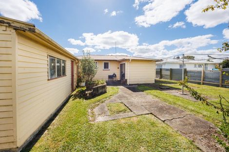 Photo of property in 34 Rhodes Drive, Kelvin Grove, Palmerston North, 4414