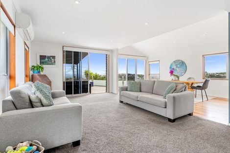 Photo of property in 33 Totara Road, Stanmore Bay, Whangaparaoa, 0932