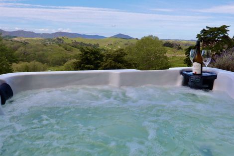 Photo of property in 7 James Road, Maungaturoto, 0587