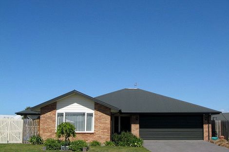 Photo of property in 29 Coolspring Way, Redwood, Christchurch, 8051