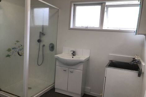 Photo of property in 21a View Road, Henderson, Auckland, 0612
