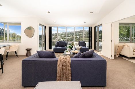 Photo of property in 58 Tiketike Way, Brooklyn, Wellington, 6021