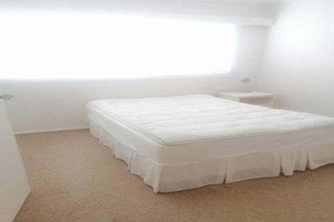 Photo of property in 1/613 Glenfield Road, Totara Vale, Auckland, 0629
