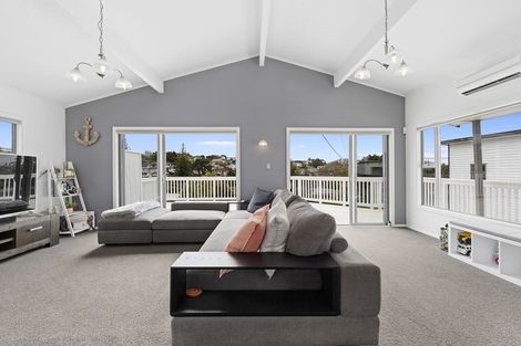 Photo of property in 48 Beulah Avenue, Rothesay Bay, Auckland, 0630