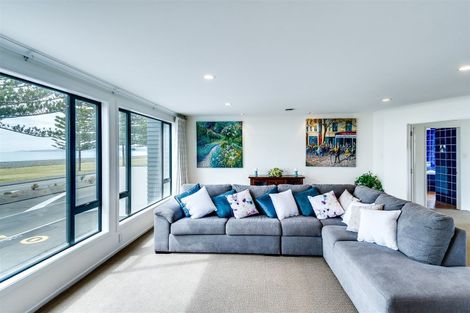Photo of property in 633 Marine Parade, Napier South, Napier, 4110
