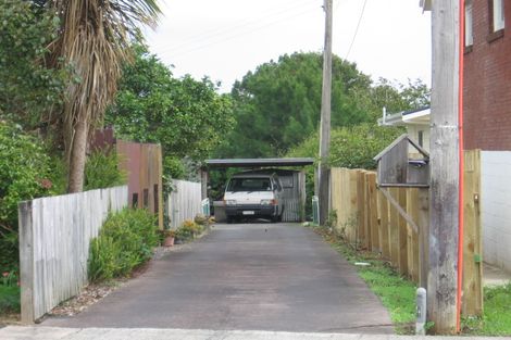 Photo of property in 106 Te Atatu Road, Te Atatu South, Auckland, 0610