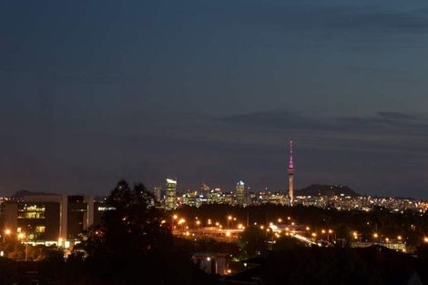 Photo of property in 12 Currey Crescent, Milford, Auckland, 0620