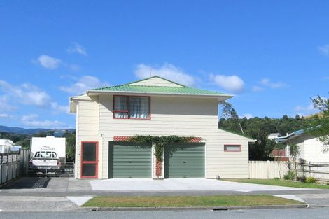 Photo of property in 90 Gillespies Road, Birchville, Upper Hutt, 5018