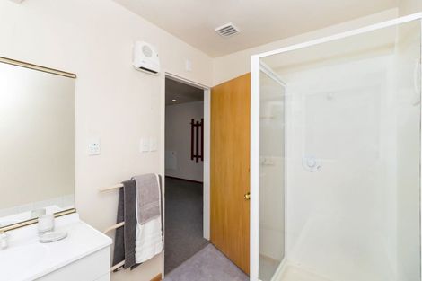 Photo of property in 1/27 Cardigan Bay Place, Addington, Christchurch, 8024