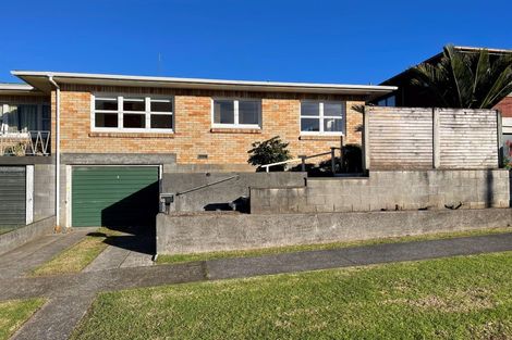 Photo of property in 40-40a Hamblyn Street, Strandon, New Plymouth, 4312