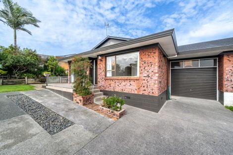 Photo of property in 2/29 Rapallo Place, Farm Cove, Auckland, 2012
