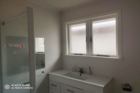 Photo of property in 31 Onewa Road, Northcote, Auckland, 0627