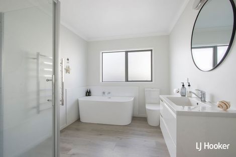 Photo of property in 11a Hillview Road, Waihi Beach, 3611