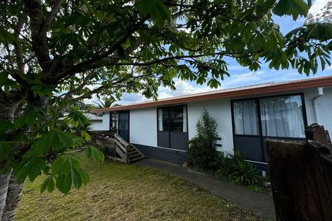 Photo of property in 2/76 Parrs Cross Road, Henderson, Auckland, 0612