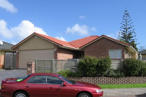 Photo of property in 16 Zefiro Drive, Massey, Auckland, 0614