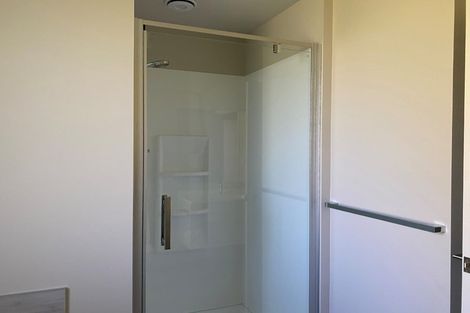 Photo of property in 21 Paritutu Road, Spotswood, New Plymouth, 4310