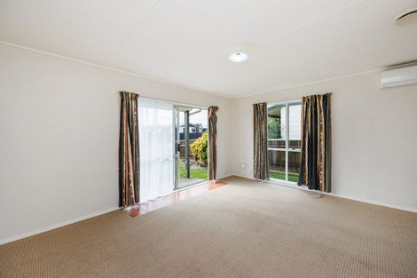 Photo of property in 15 Leander Place, Milson, Palmerston North, 4414