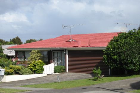 Photo of property in 67 Luton Avenue, Sunnyhills, Auckland, 2010