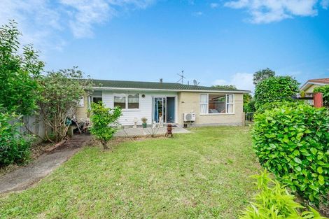 Photo of property in 1 Matipo Street, Waikanae, 5036