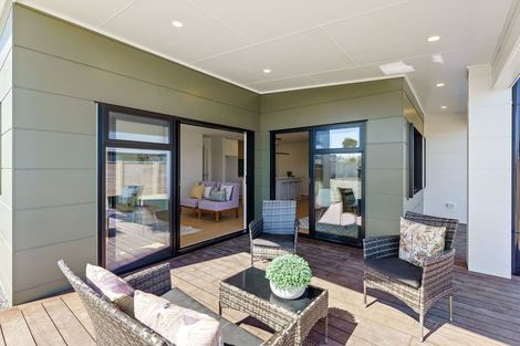Photo of property in 166 Karuhiruhi Street, Waikanae, 5036
