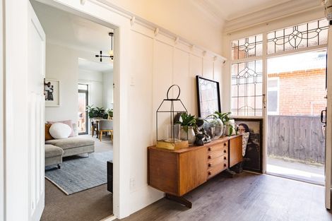 Photo of property in 33 Beach Street, Saint Clair, Dunedin, 9012