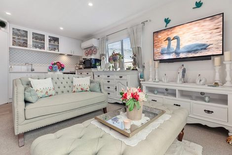 Photo of property in 11 Kamahi Crescent, Papamoa Beach, Papamoa, 3118