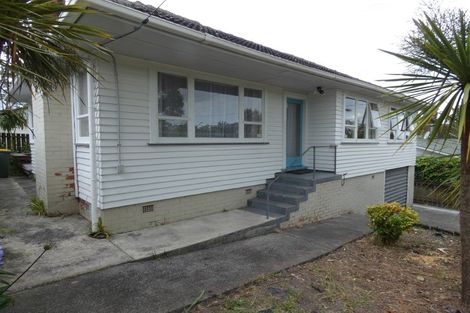 Photo of property in 1/128 Triangle Road, Massey, Auckland, 0614