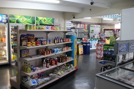 Photo of property in Terrace Stores, 29 Royal Terrace, Alexandra, 9320