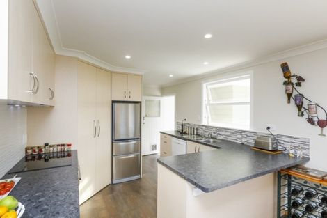 Photo of property in 10 Bond Street, Marton, 4710