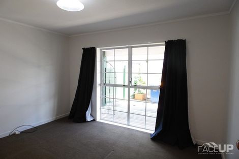 Photo of property in 1/150 Luckens Road, West Harbour, Auckland, 0618