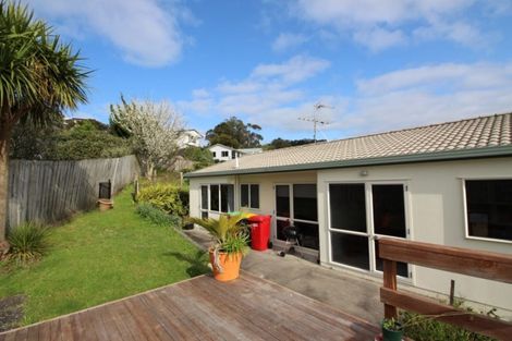 Photo of property in 25 Esther Place, Red Beach, 0932