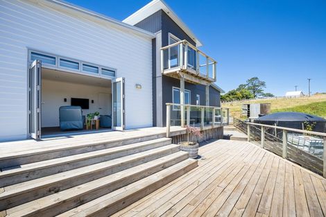 Photo of property in 794 Otaraoa Road, Tikorangi, Waitara, 4383