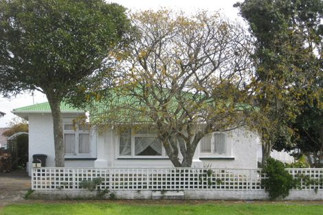 Photo of property in 1 Hutchins Street, Waitara, 4320