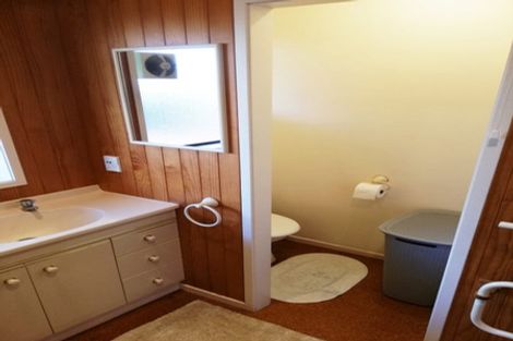 Photo of property in 2/92 Sartors Avenue, Browns Bay, Auckland, 0630