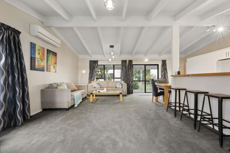 Photo of property in 8 First Avenue, Glenbrook, 2681