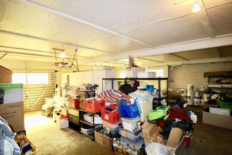 Photo of property in 2 Cambridge Place, Holmes Hill, Oamaru, 9401