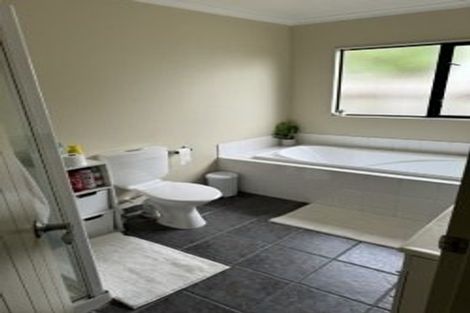 Photo of property in 73 Guildford Drive, Paraparaumu, 5032