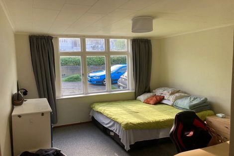 Photo of property in 87 Queens Drive, Lyall Bay, Wellington, 6022