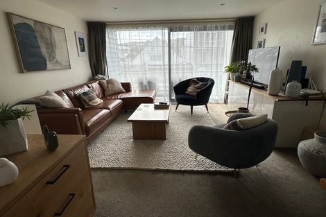 Photo of property in 4/464 Adelaide Road, Berhampore, Wellington, 6023