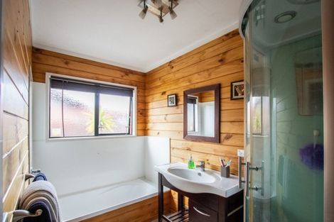 Photo of property in 18 Wood Leigh, Paraparaumu Beach, Paraparaumu, 5032