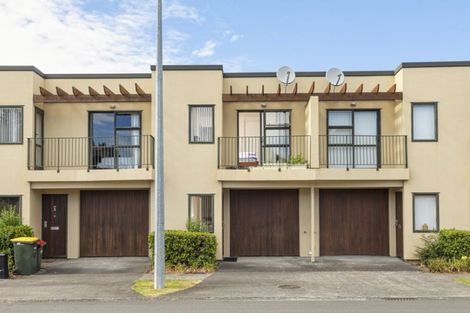 Photo of property in 3/17 Harbour View Road, Te Atatu Peninsula, Auckland, 0610