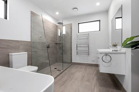 Photo of property in 28 Orr Crescent, Hutt Central, Lower Hutt, 5011