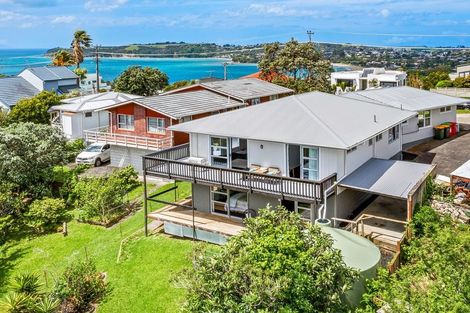 Photo of property in 56 Stanmore Bay Road, Stanmore Bay, Whangaparaoa, 0932