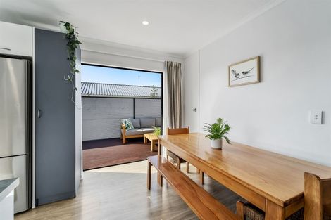 Photo of property in 1/26 Waiora Road, Stanmore Bay, Whangaparaoa, 0932