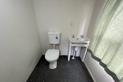 Photo of property in 1/22 Cliff View Drive, Green Bay, Auckland, 0604