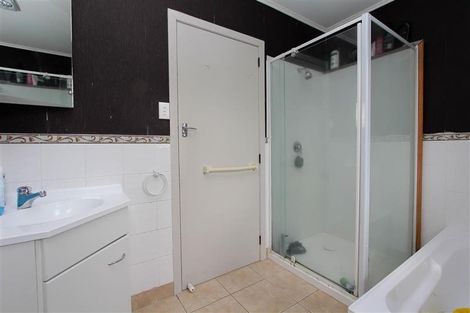 Photo of property in 8 Snead Place, Hamilton East, Hamilton, 3216