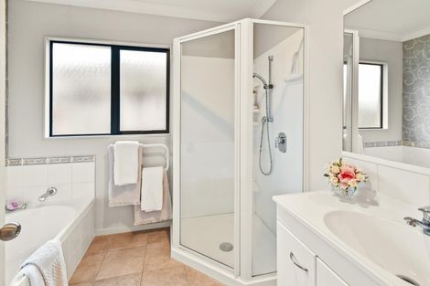 Photo of property in 2a Dan Bryant Place, Pukekohe, 2120